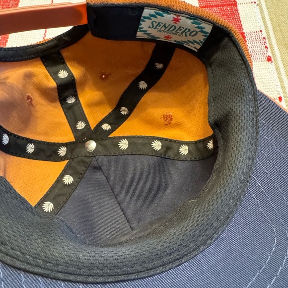 Sendero Bronc Rider corduroy SnapBack cap - Picture 3 of 3